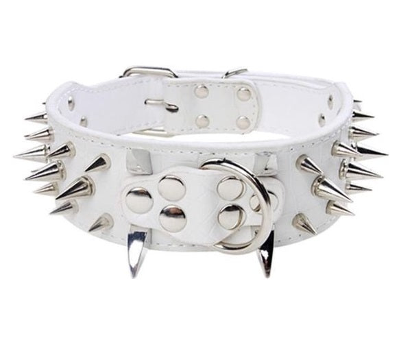 Halsband met spikes wit