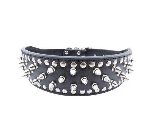 Halsband zwart met spikes en studs
